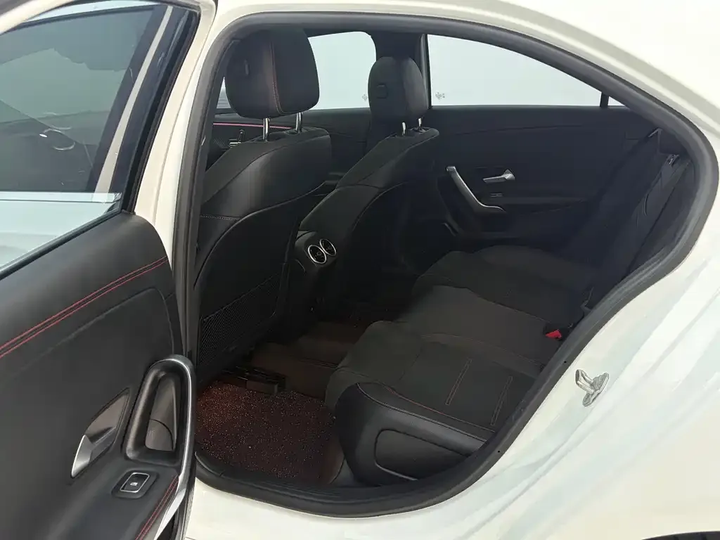 Mercedes-Benz A-Class 2024 из CN, фото 3
