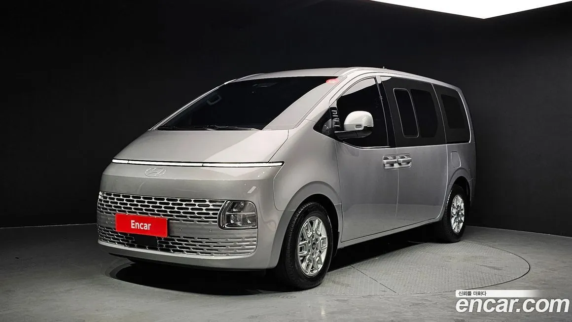Hyundai Staria — фото 1