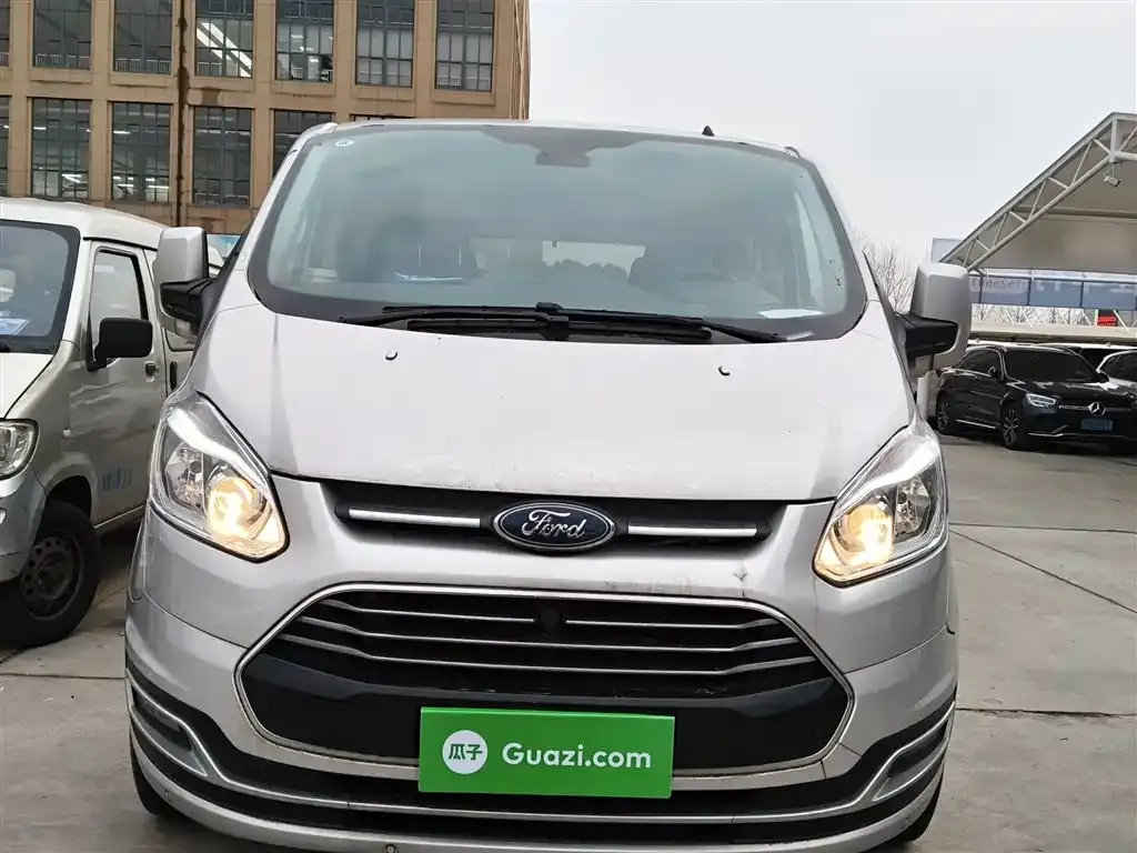 Ford Tourneo 2023 из CN, фото 10