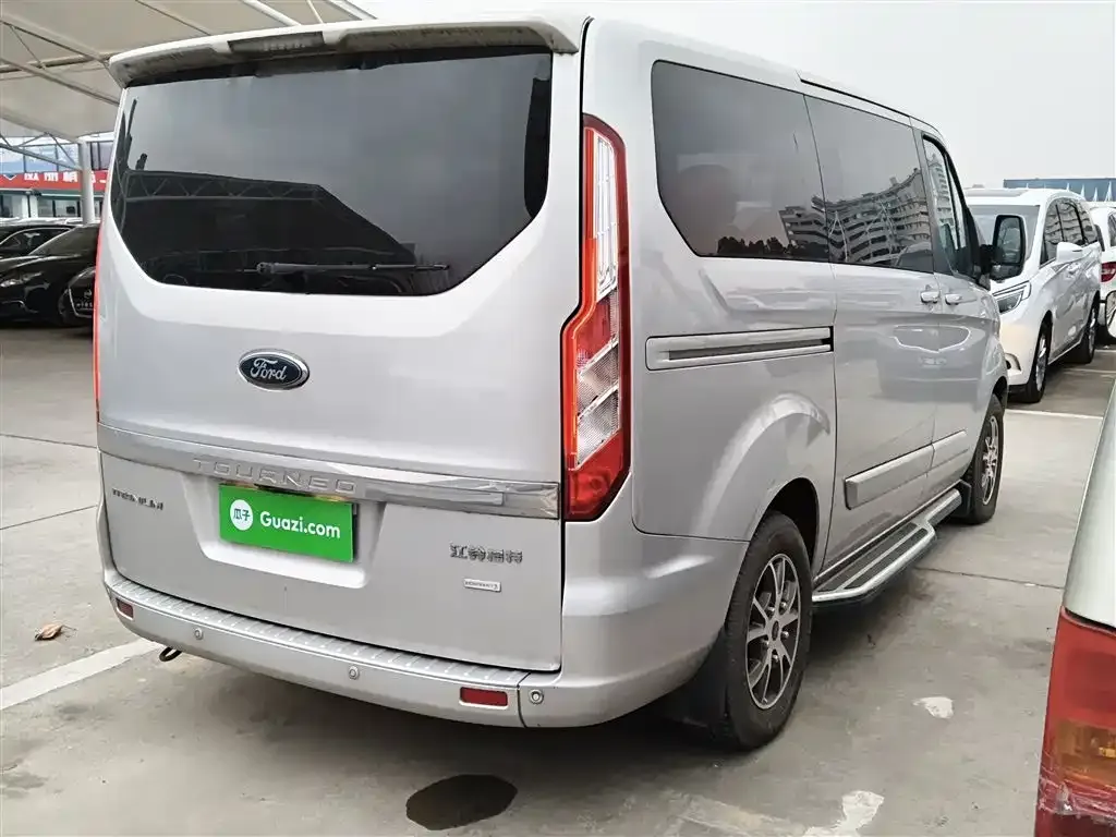 Ford Tourneo 2023 из CN, фото 7