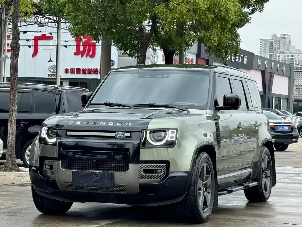 Land Rover Defender — фото 1