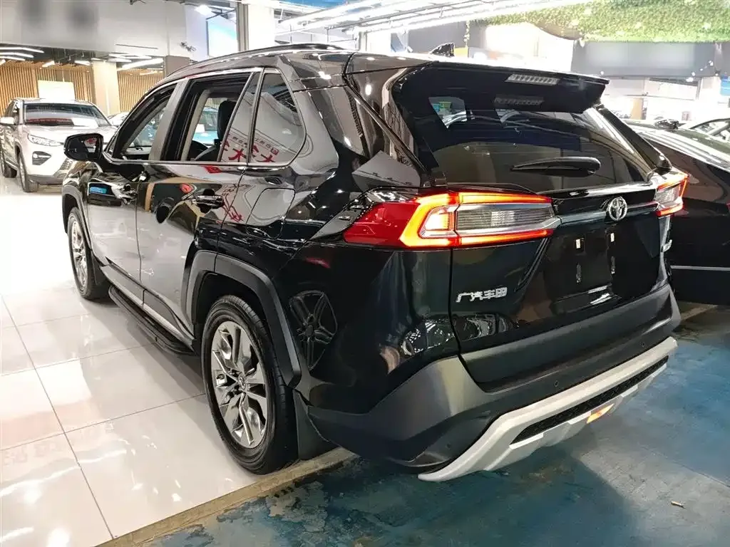Toyota Wildlander 2022 из CN, фото 10