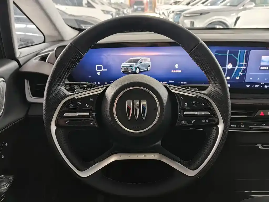 Buick Century 2023 из CN, фото 3