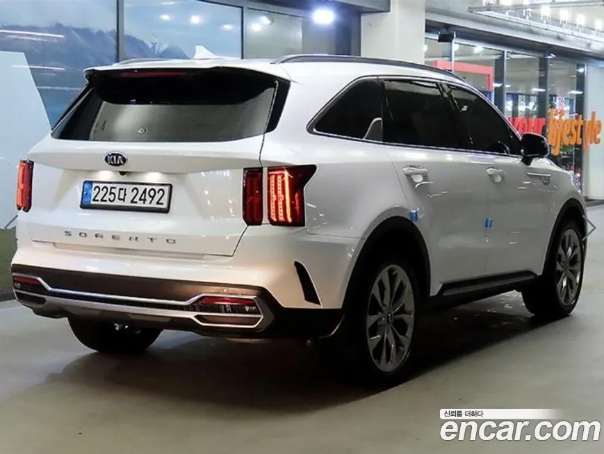 Kia Sorento — фото 6
