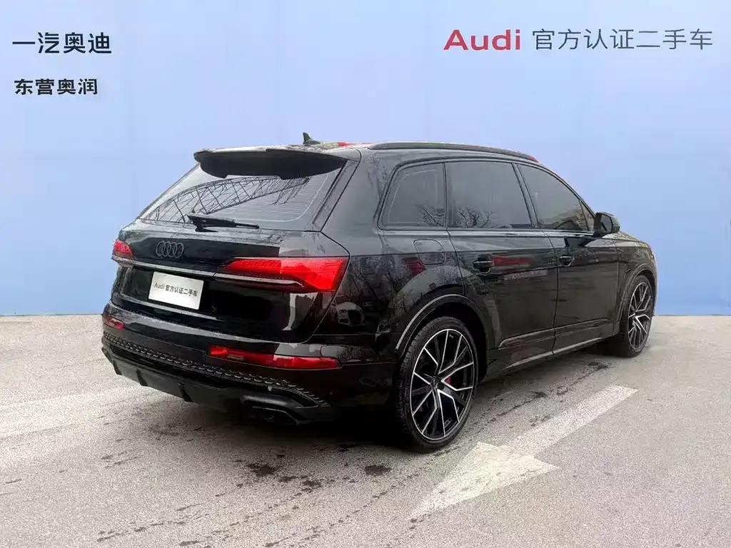 Audi Q7 2025 из CN, фото 4