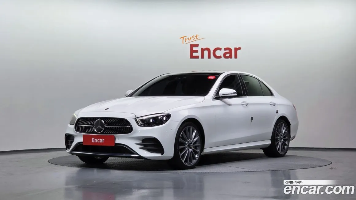Mercedes-Benz E-Class — фото 1
