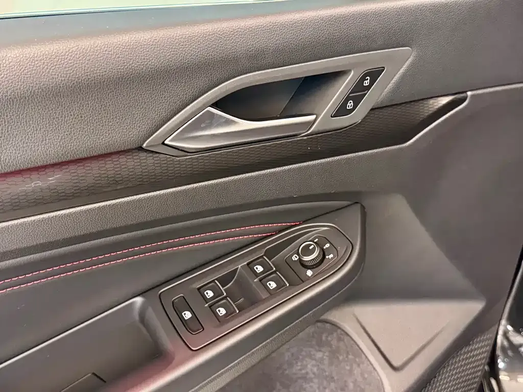 Volkswagen Golf GTI 2022 из CN, фото 10