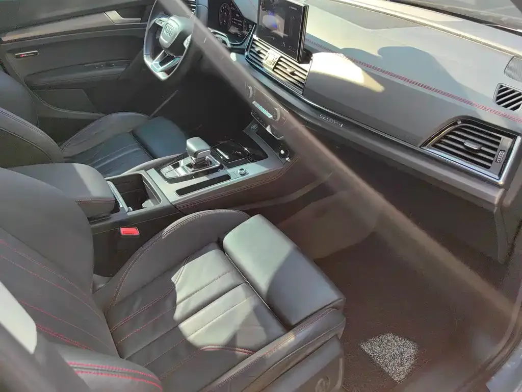 Audi Q5L 2021 из CN, фото 2