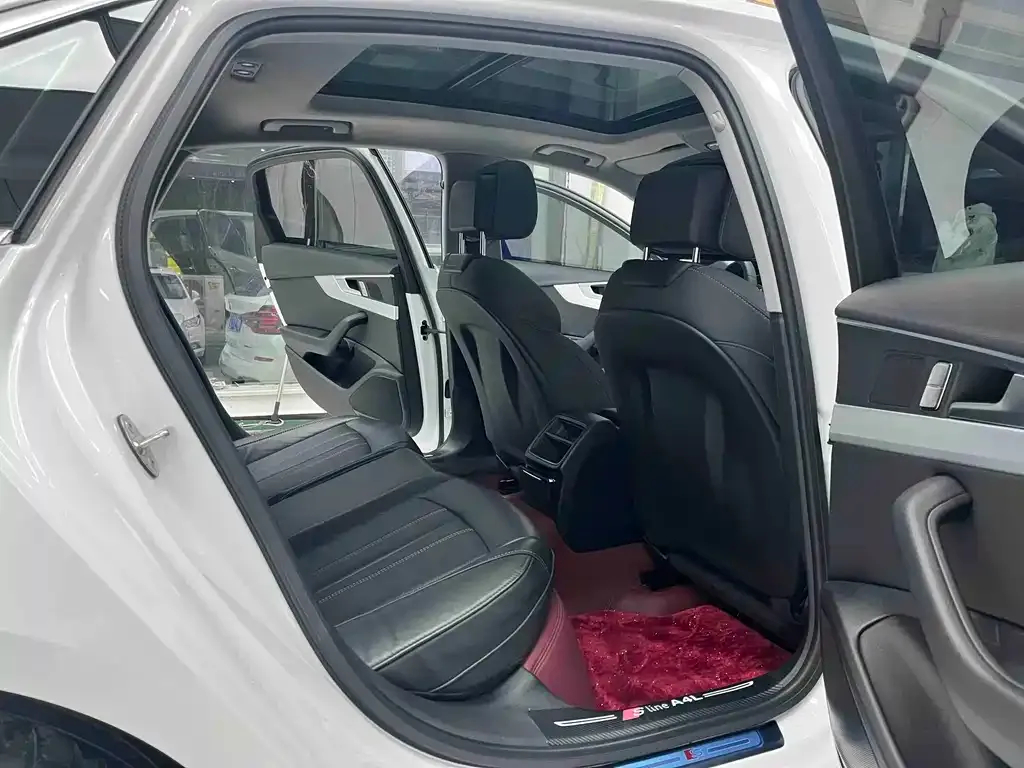 Audi A4L 2024 из CN, фото 10