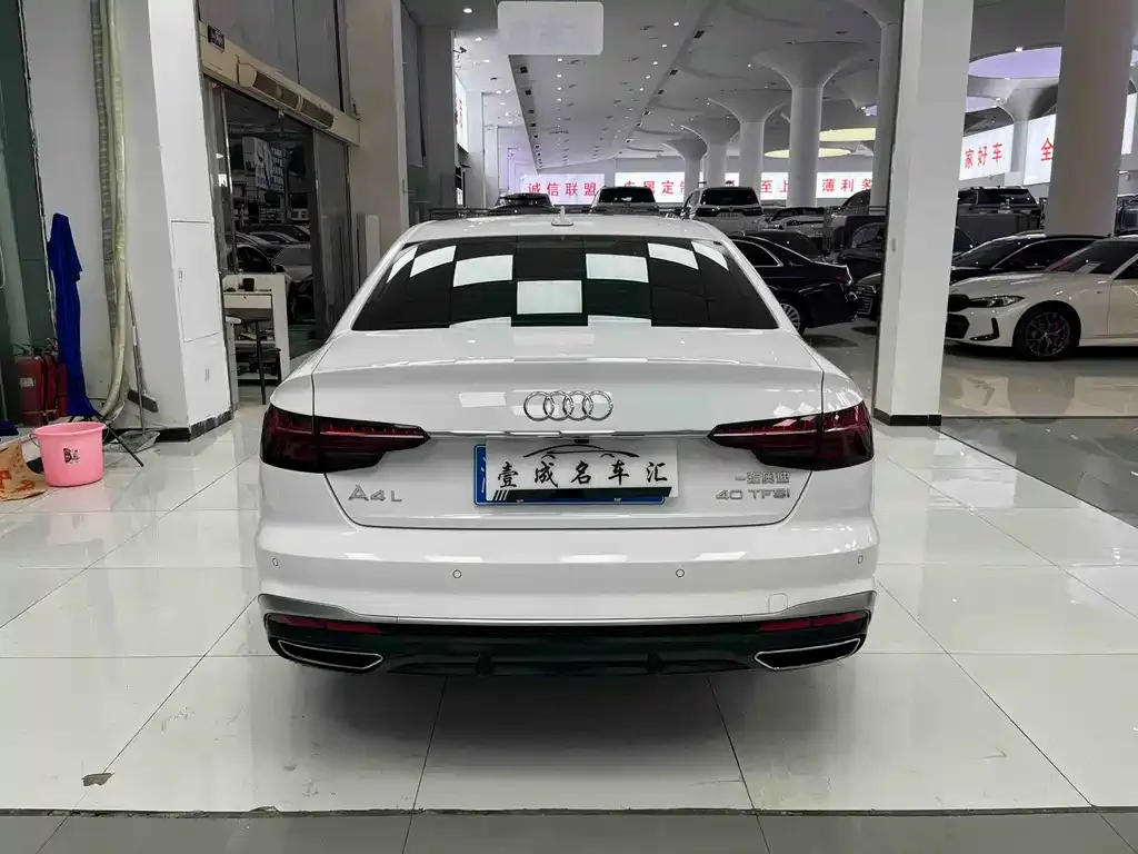 Audi A4L 2024 из CN, фото 8