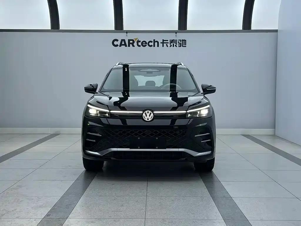 Volkswagen Tiguan L — фото 4