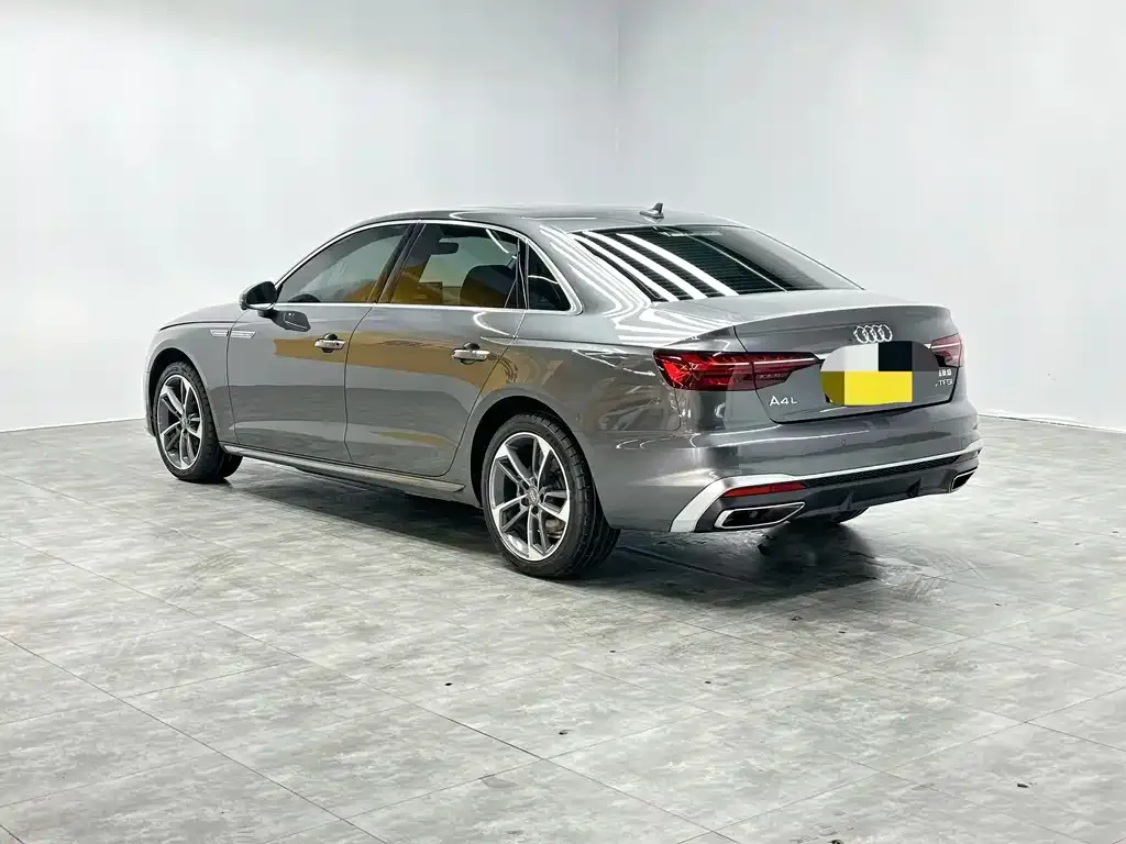 Audi A4L 2021 из CN, фото 3