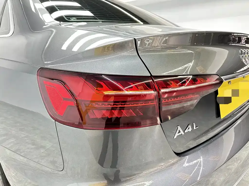 Audi A4L 2021 из CN, фото 6
