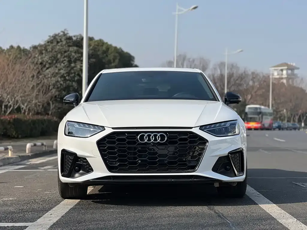 Audi A4L 2024 из CN, фото 5