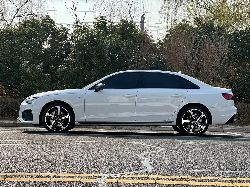 Audi A4L 2024 из CN, фото 10