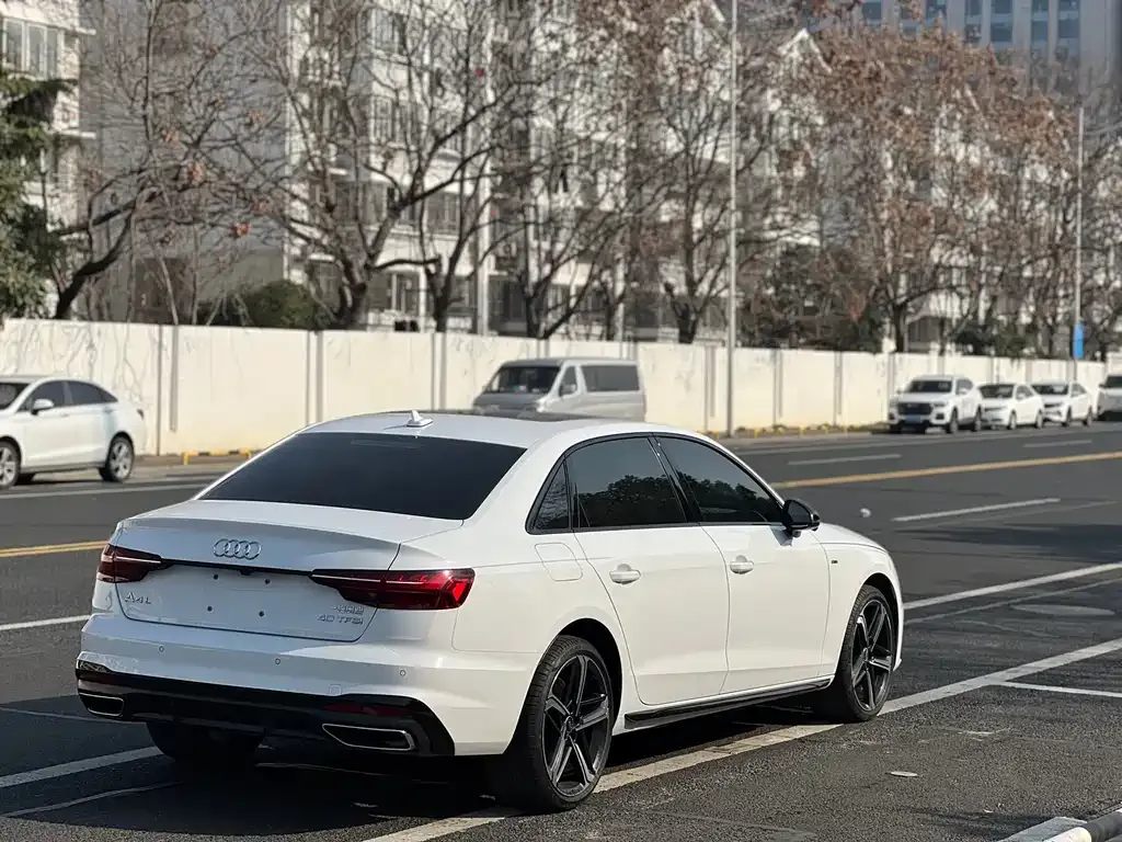Audi A4L 2024 из CN, фото 8