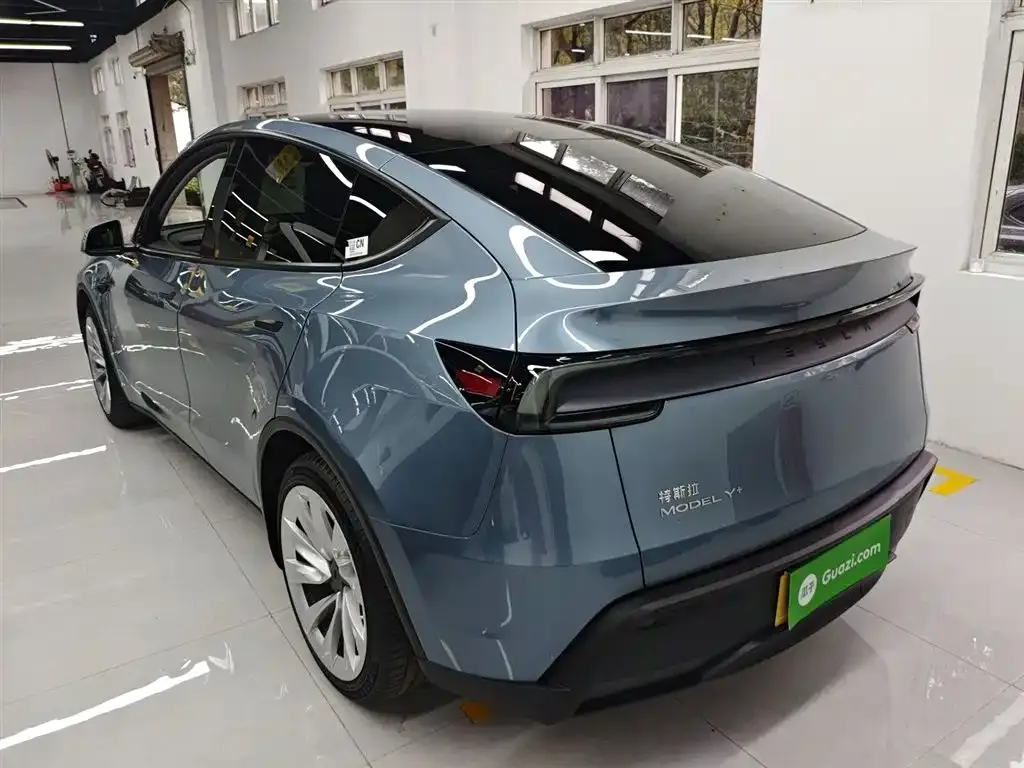 Tesla Model Y 2025 из CN, фото 2