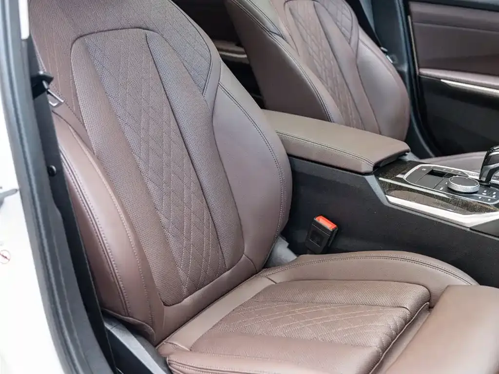 BMW 3 Series 2022 из CN, фото 10