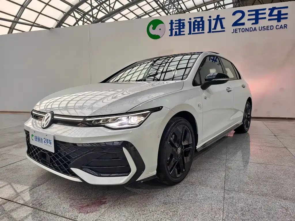 Volkswagen Golf 2024 из CN, фото 1
