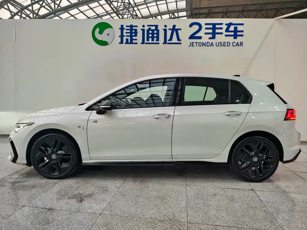 Volkswagen Golf 2024 из CN, фото 8