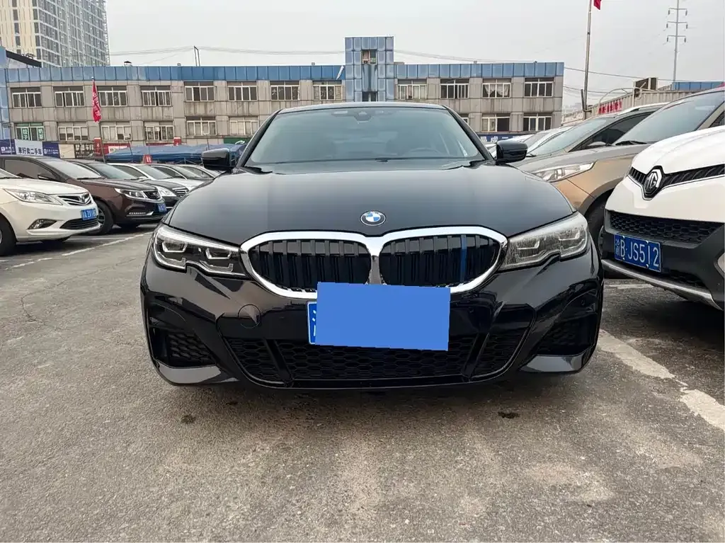 BMW 3 Series 2021 из CN, фото 1