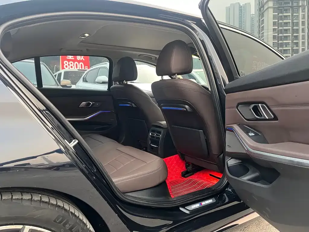 BMW 3 Series 2021 из CN, фото 2
