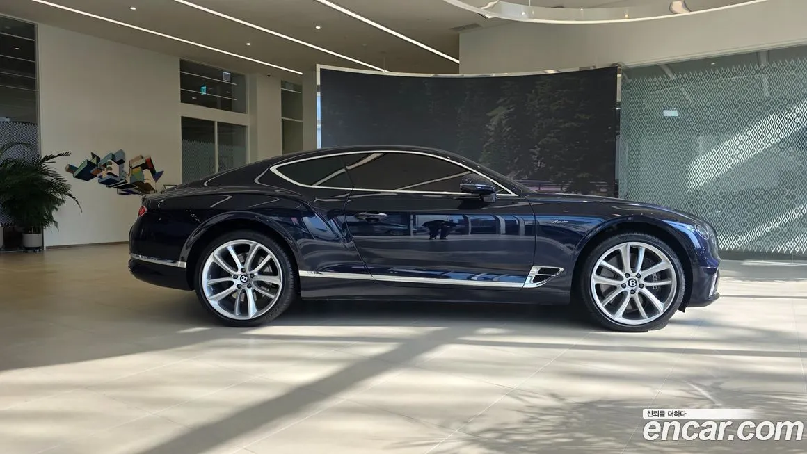 Bentley Continental 2023 из KR, фото 3
