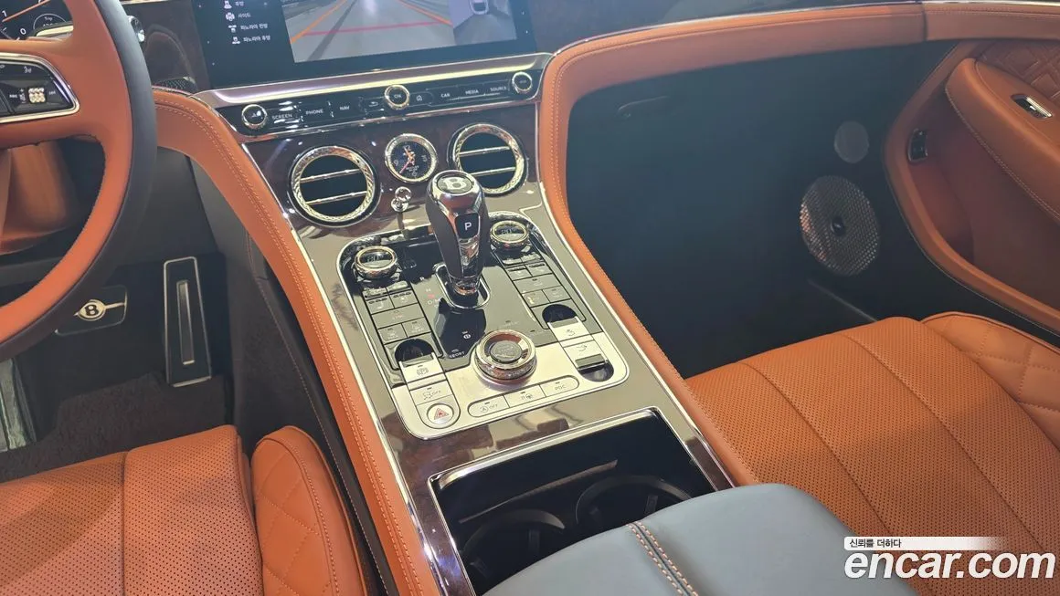 Bentley Continental 2023 из KR, фото 9