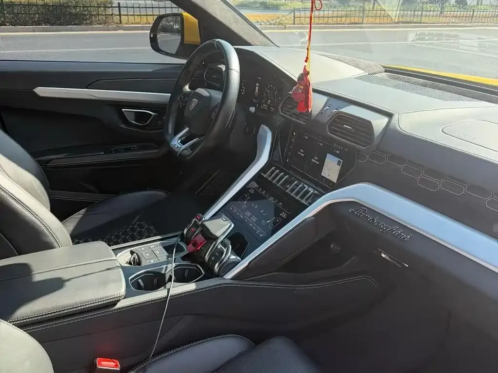 Lamborghini Urus 2023 из CN, фото 2