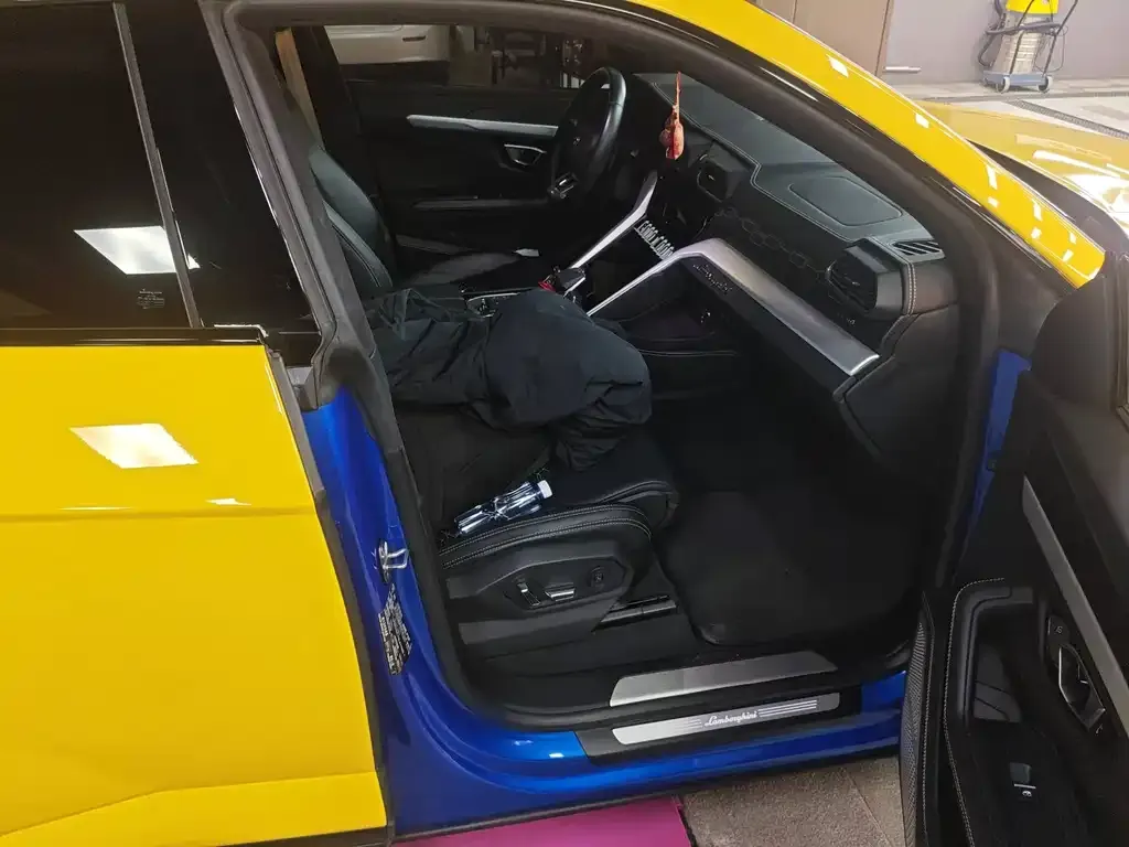 Lamborghini Urus 2023 из CN, фото 3