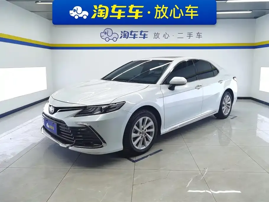 Toyota Camry 2023 из CN, фото 1