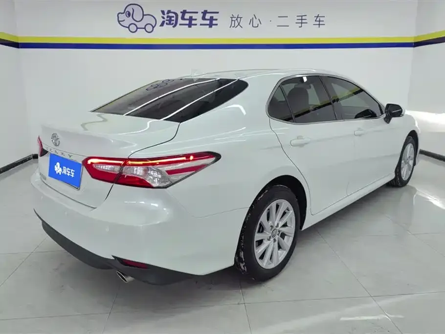 Toyota Camry 2023 из CN, фото 4