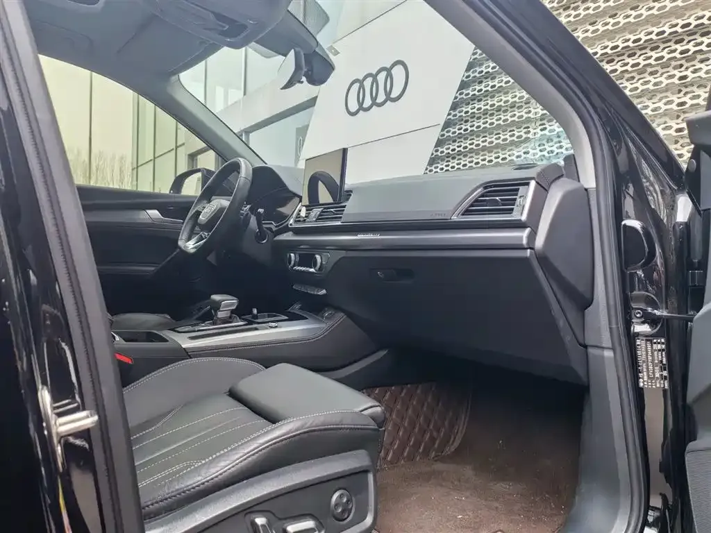 Audi Q5L 2024 из CN, фото 4