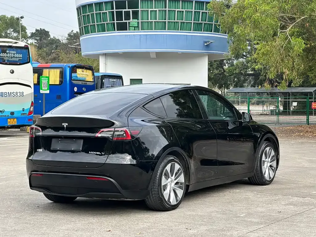 Tesla Model Y 2022 из CN, фото 8