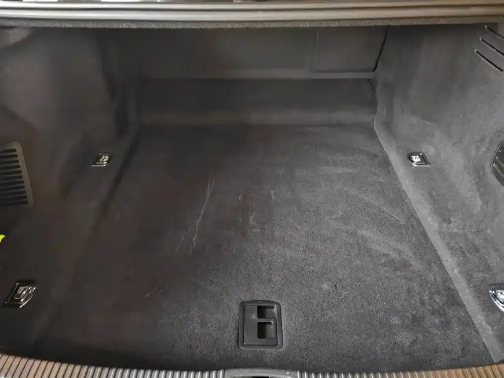 Audi A8 2023 из CN, фото 4