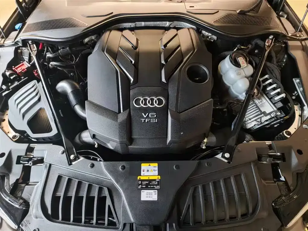 Audi A8 2023 из CN, фото 10