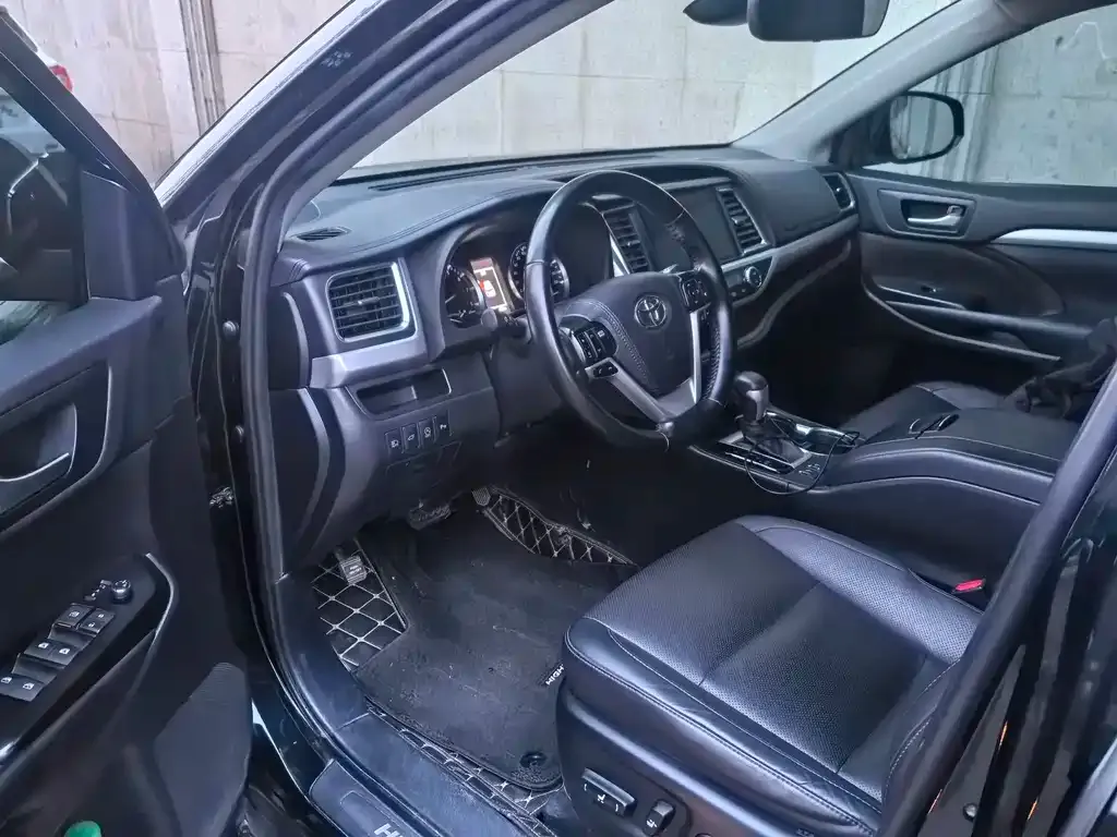 Toyota Highlander 2021 из CN, фото 2
