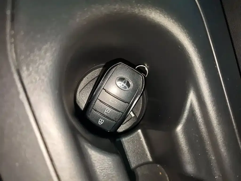 Toyota Corolla 2025 из CN, фото 3