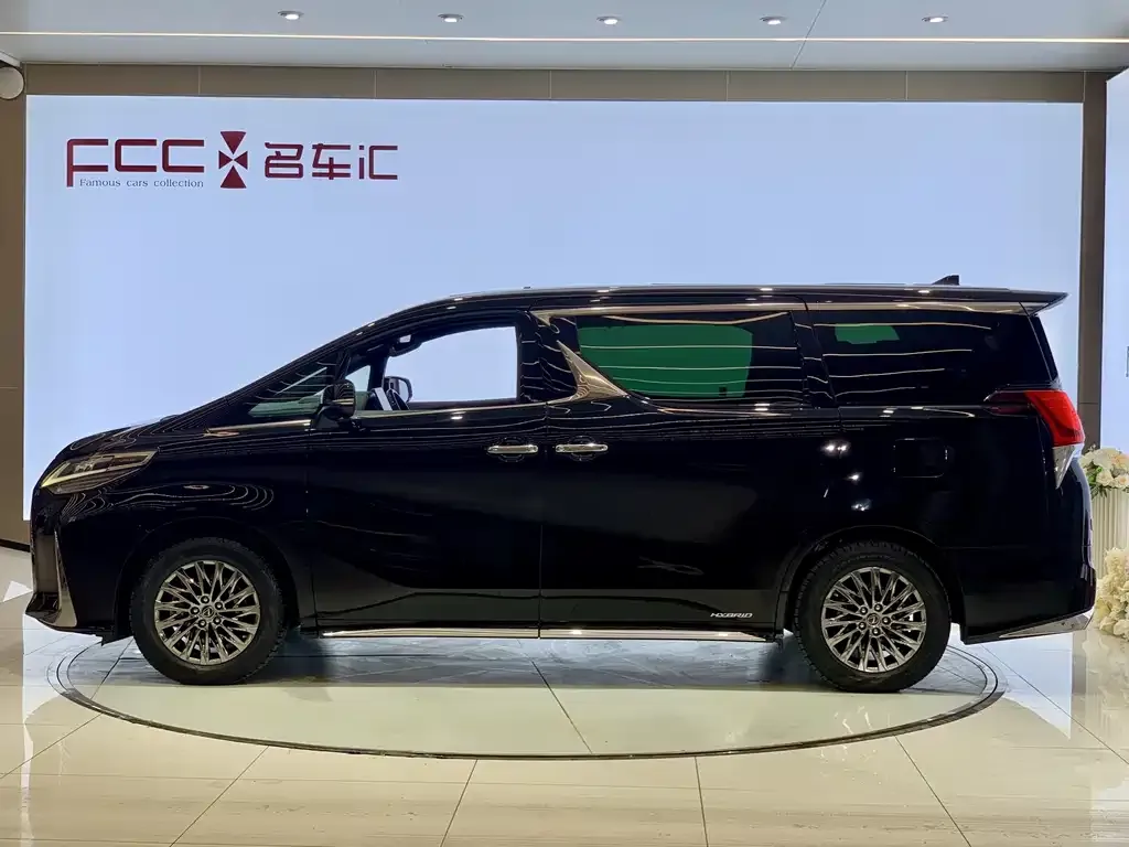 Lexus LM 2023 из CN, фото 2