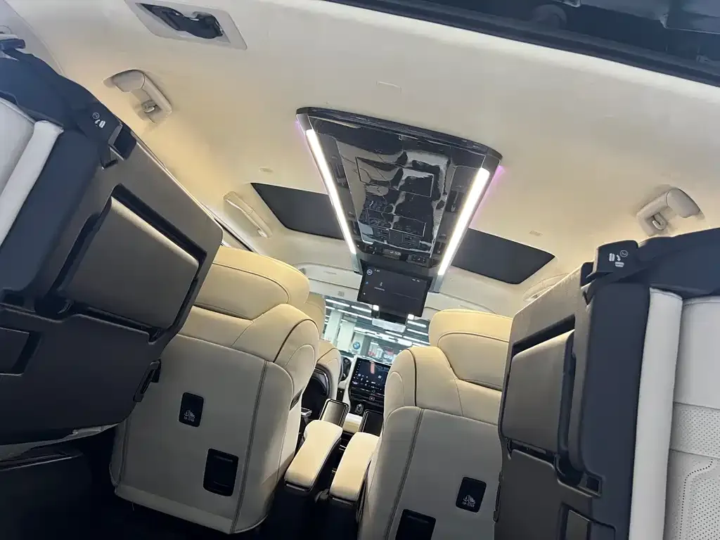 Toyota Vellfire 2024 из CN, фото 2