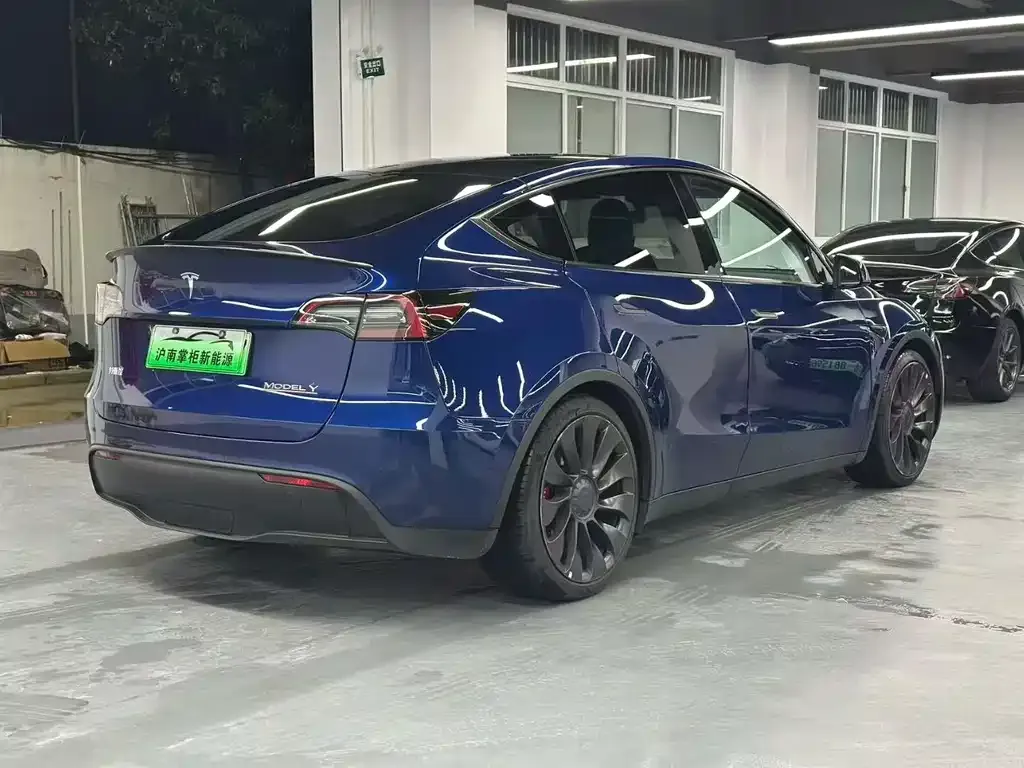 Tesla Model Y — фото 7
