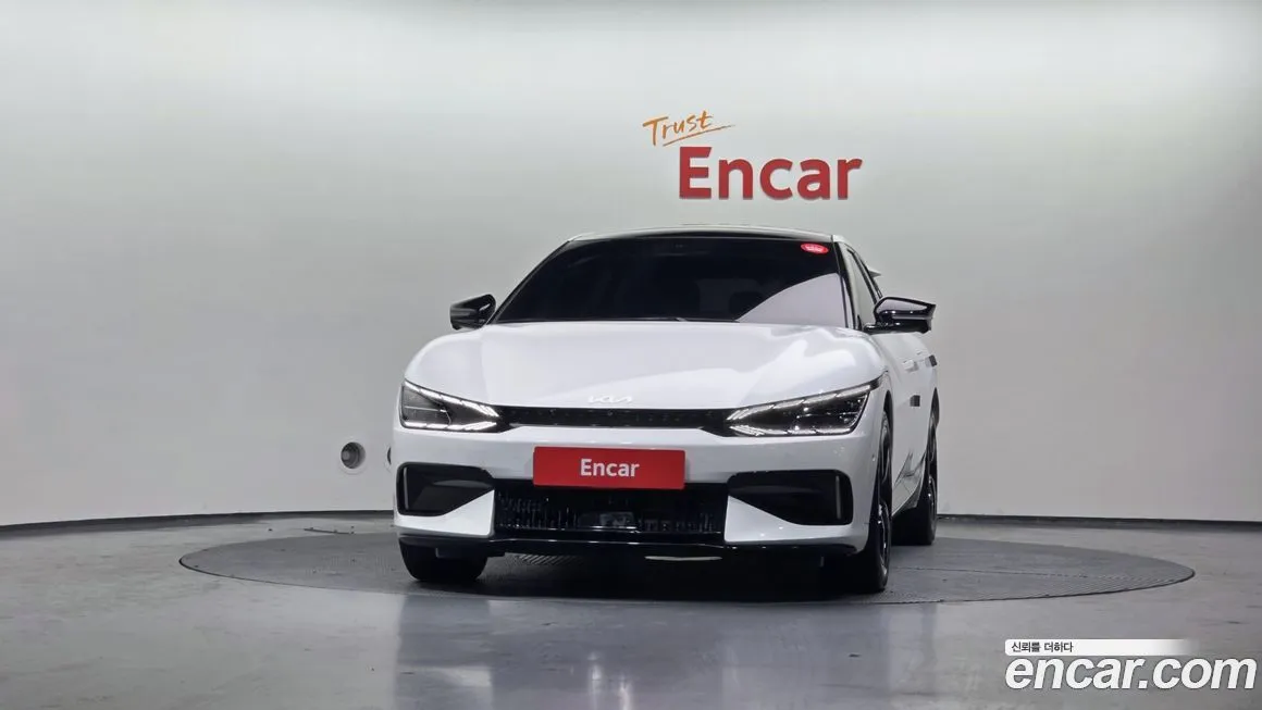 Kia EV6 2023 из KR, фото 2