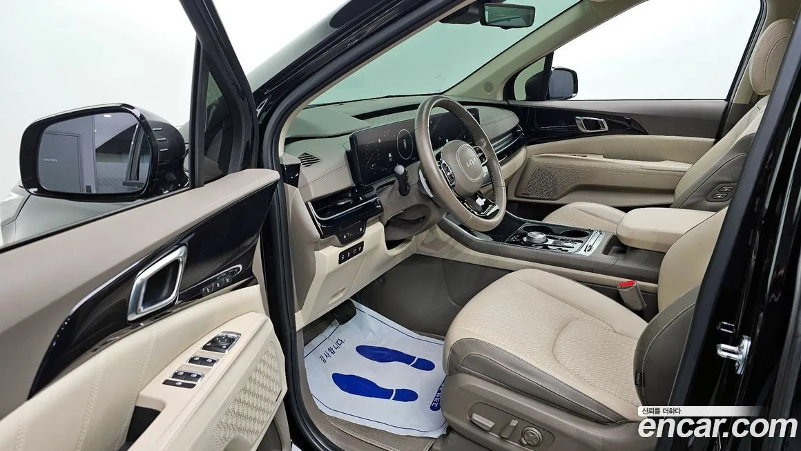 Kia Carnival — фото 10