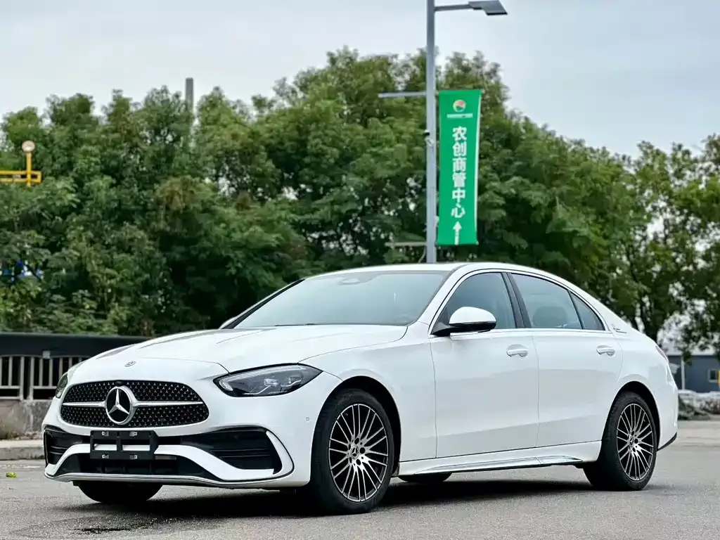 Mercedes-Benz C-Class — фото 1