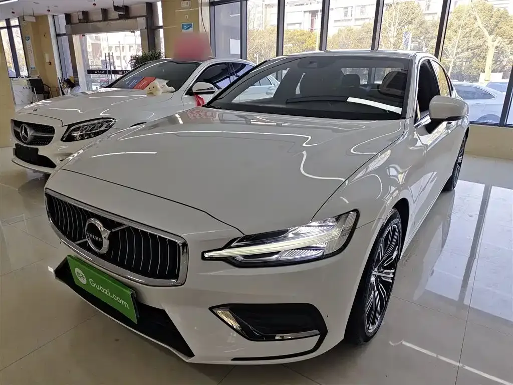 Volvo S60 2022 из CN, фото 5