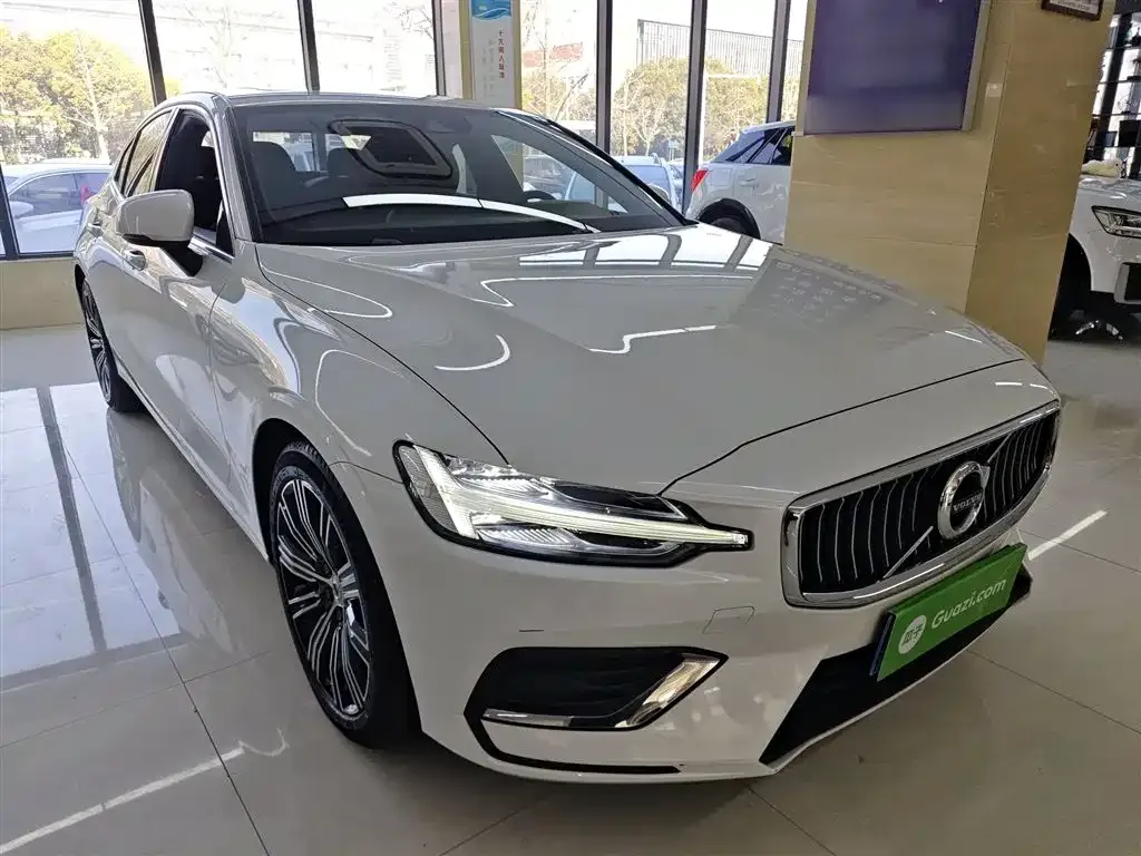 Volvo S60 2022 из CN, фото 6