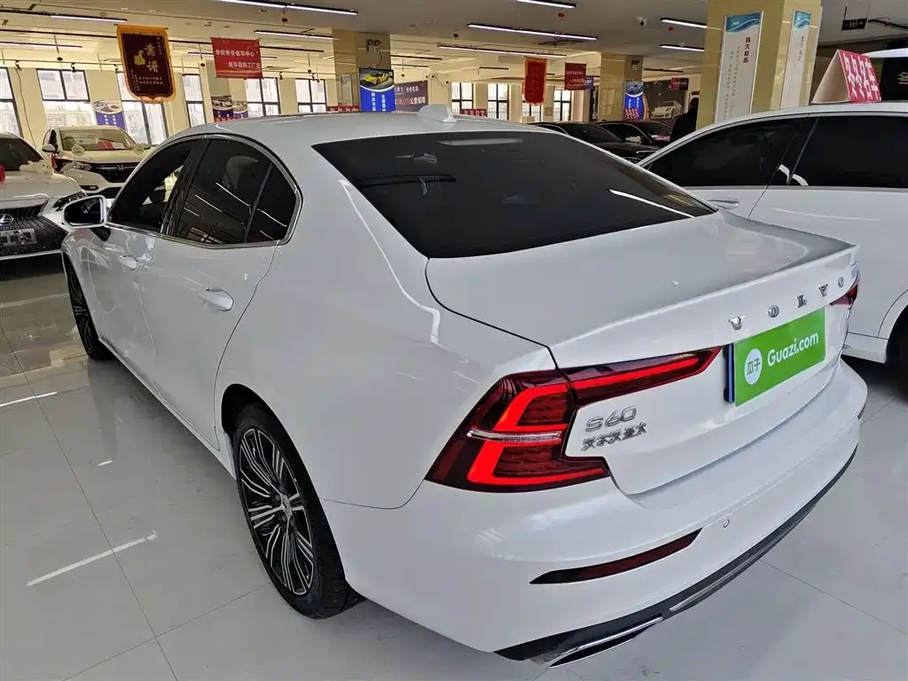 Volvo S60 2022 из CN, фото 3