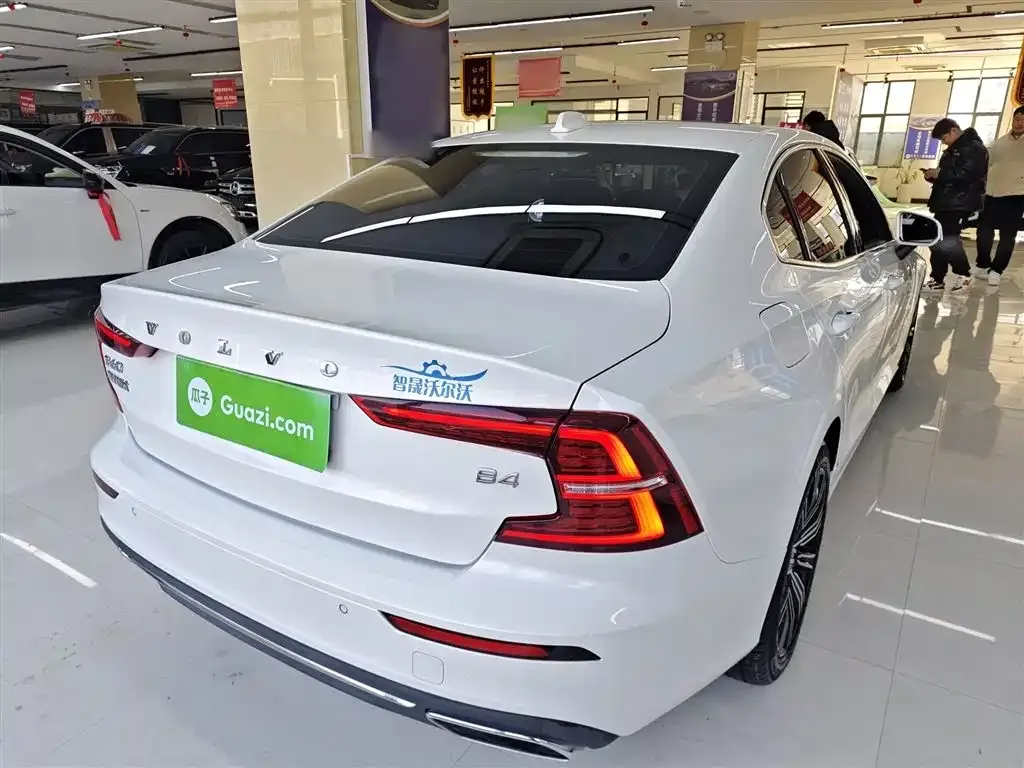 Volvo S60 2022 из CN, фото 8