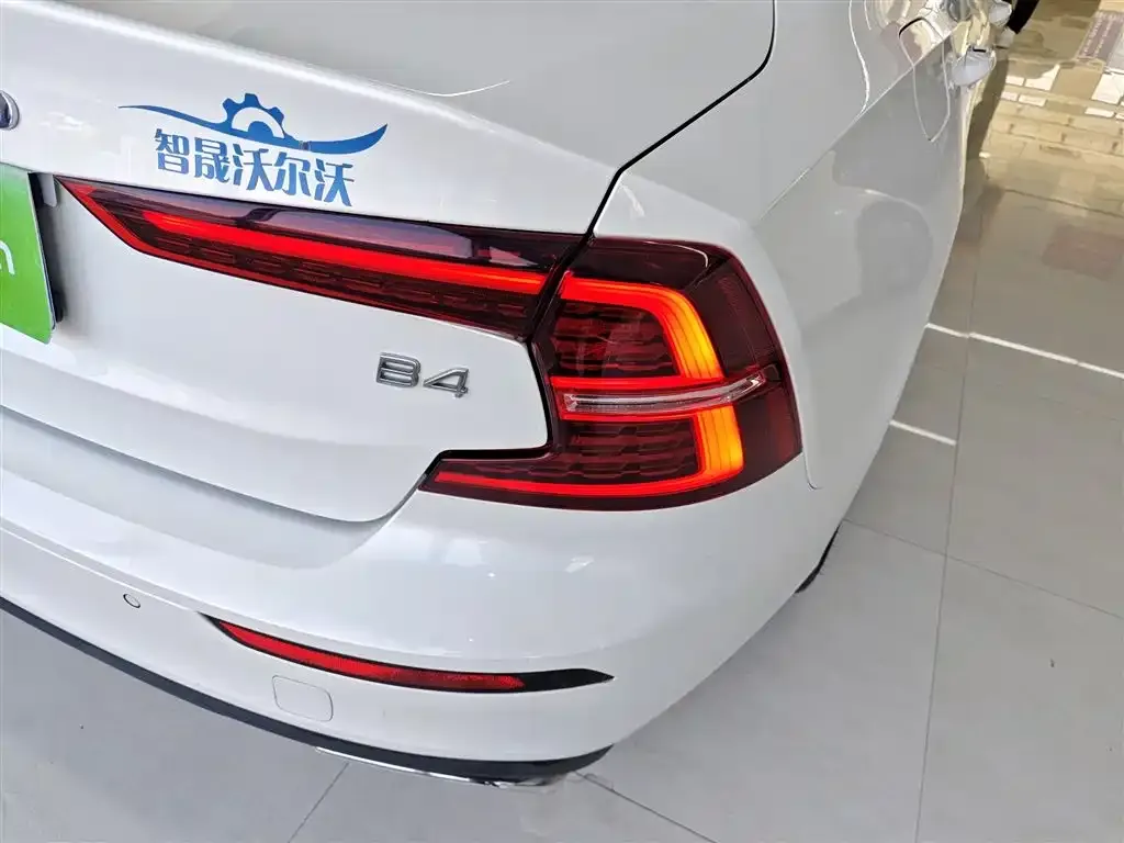 Volvo S60 2022 из CN, фото 2