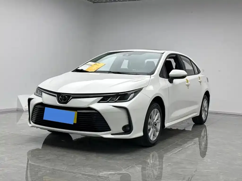 Toyota Corolla 2023 из CN, фото 1